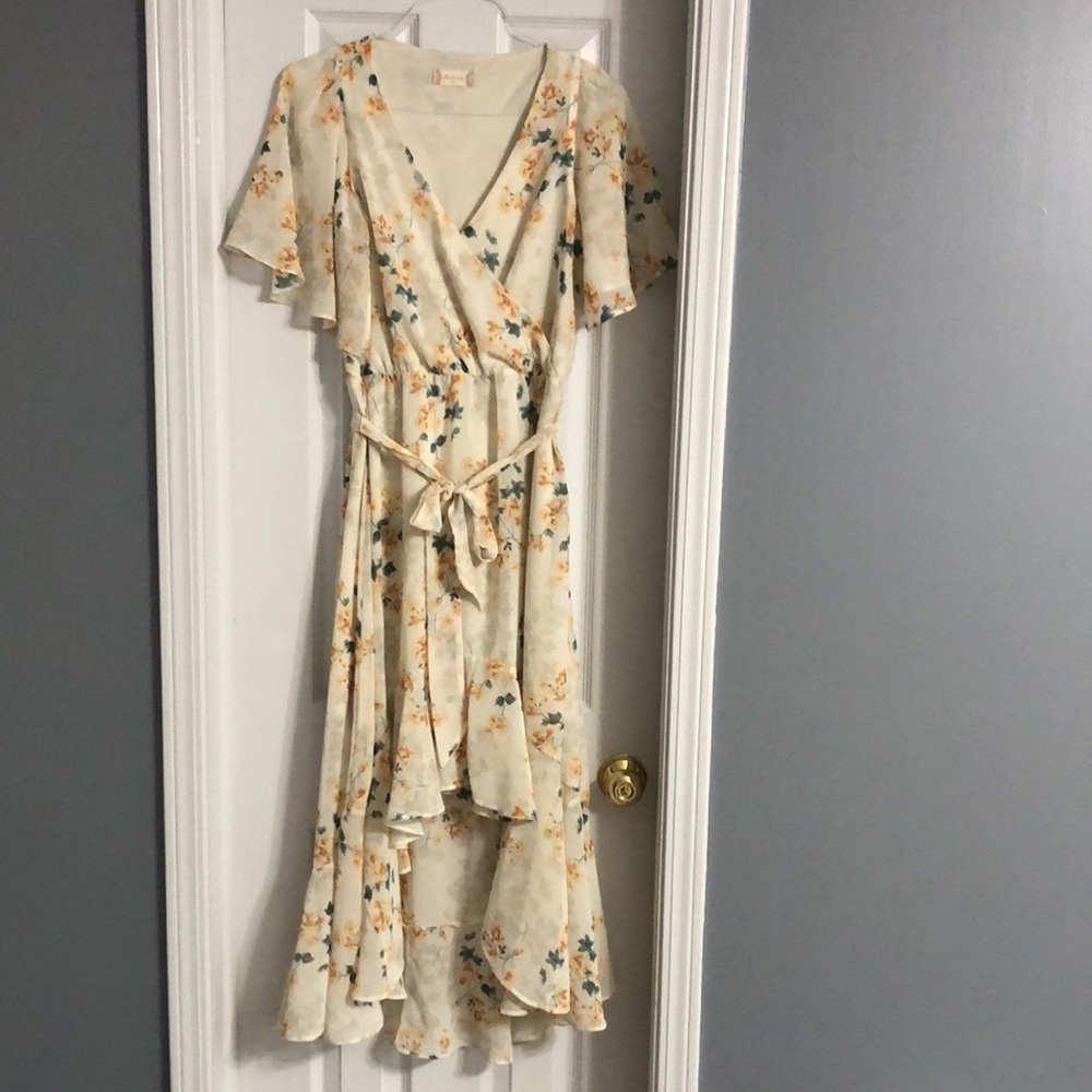 Altar’d State Delphine High-Low Flutter Sleeve V-Neck Midi Dress Floral Medium